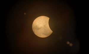 Eclipse de luna llena en Sagitario: En qué consiste y cómo te afectará