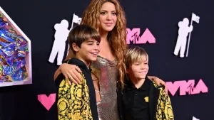 VMAs 2023: Shakira se lució junto a sus hijos Milán y Sasha en la alfombra roja