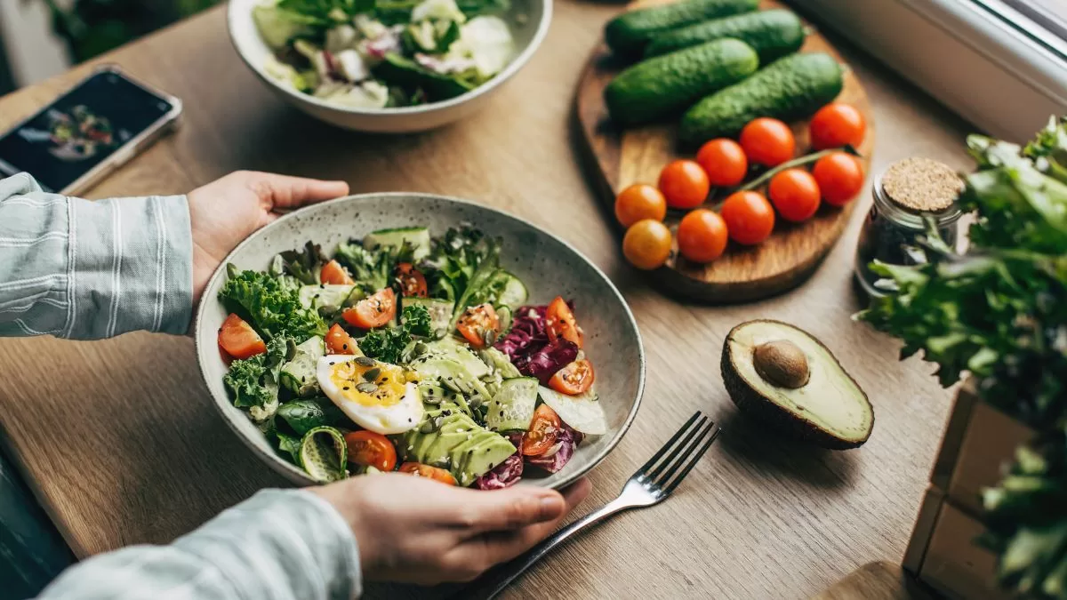8 alimentos que no debes comer con el estómago vacío: el primero es uno de los más consumidos en el mundo