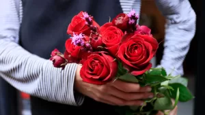 ¿Es de mala educación regalar rosas rojas en el Día de la Madre?